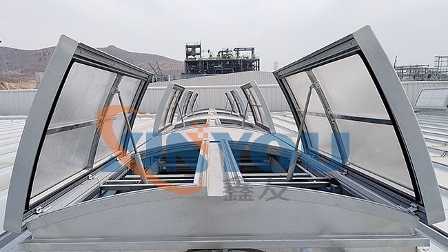 煙臺(tái)萬(wàn)華集團(tuán)綜合倉(cāng)庫(kù)電動(dòng)排煙天窗工程完工